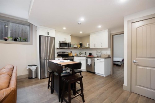 457 Walnut Crescent, Fort Mcmurray, AB - Indoor Photo Showing Kitchen