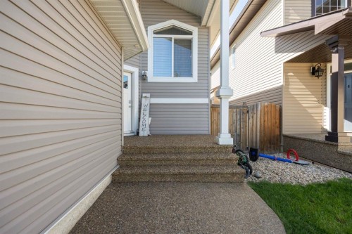 457 Walnut Crescent, Fort Mcmurray, AB - Outdoor With Exterior