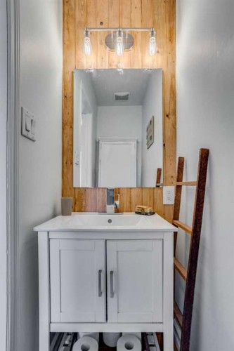 148 Silvertip Place, Fort Mcmurray, AB - Indoor Photo Showing Bathroom