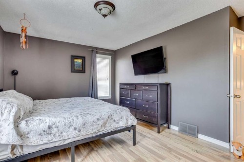 148 Silvertip Place, Fort Mcmurray, AB - Indoor Photo Showing Bedroom