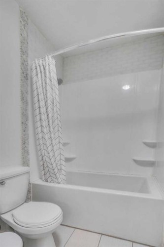 148 Silvertip Place, Fort Mcmurray, AB - Indoor Photo Showing Bathroom