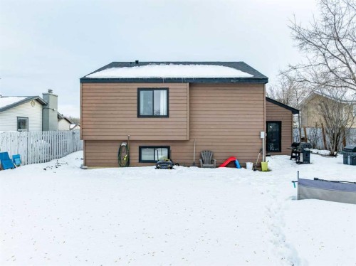 148 Silvertip Place, Fort Mcmurray, AB - Outdoor With Exterior