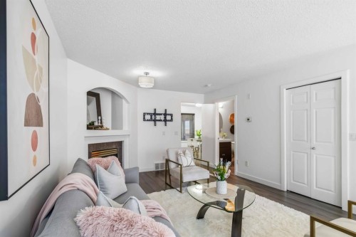 250 Fox Crescent, Fort Mcmurray, AB - Indoor Photo Showing Living Room