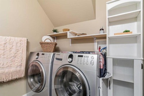 250 Fox Crescent, Fort Mcmurray, AB - Indoor Photo Showing Laundry Room