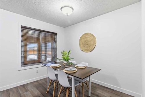 250 Fox Crescent, Fort Mcmurray, AB - Indoor Photo Showing Dining Room