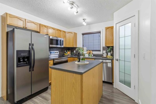 250 Fox Crescent, Fort Mcmurray, AB - Indoor Photo Showing Kitchen