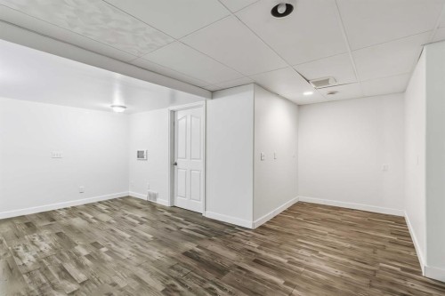 250 Fox Crescent, Fort Mcmurray, AB - Indoor Photo Showing Other Room