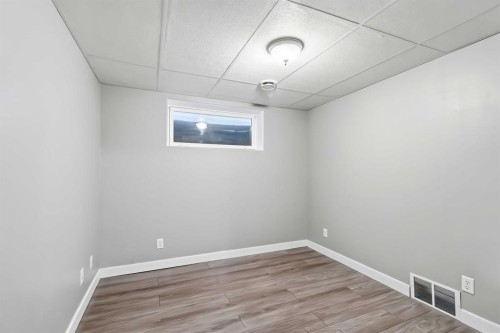 250 Fox Crescent, Fort Mcmurray, AB - Indoor Photo Showing Other Room