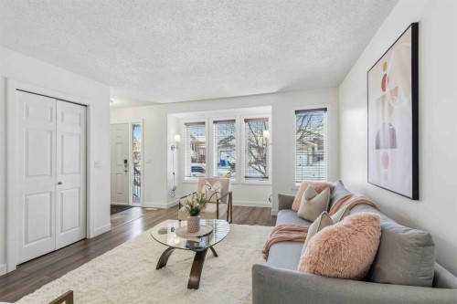 250 Fox Crescent, Fort Mcmurray, AB - Indoor Photo Showing Living Room