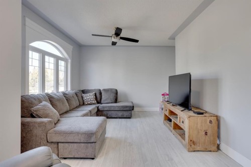 103 Donovan Drive, Anzac, AB - Indoor Photo Showing Living Room