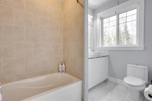 103 Donovan Drive, Anzac, AB - Indoor Photo Showing Bathroom