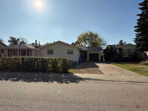 247 Cornwall Drive, Fort Mcmurray, AB - Outdoor With Facade