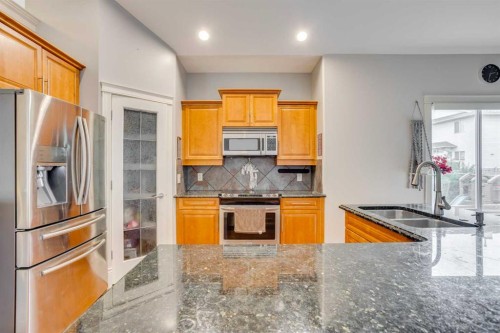 176 Maple Leaf Lane, Fort Mcmurray, AB - Indoor Photo Showing Kitchen With Stainless Steel Kitchen With Double Sink