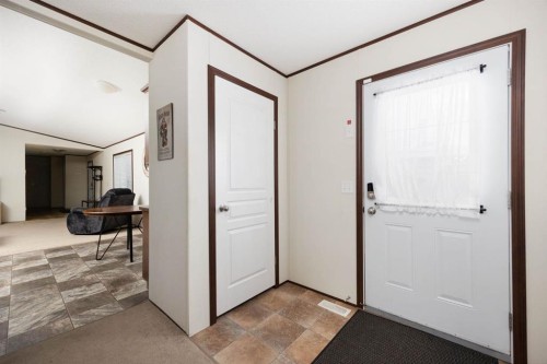 328 Grey Crescent, Fort Mcmurray, AB - Indoor Photo Showing Other Room