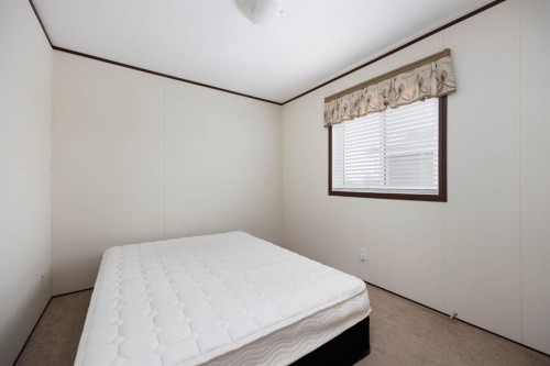 328 Grey Crescent, Fort Mcmurray, AB - Indoor Photo Showing Bedroom
