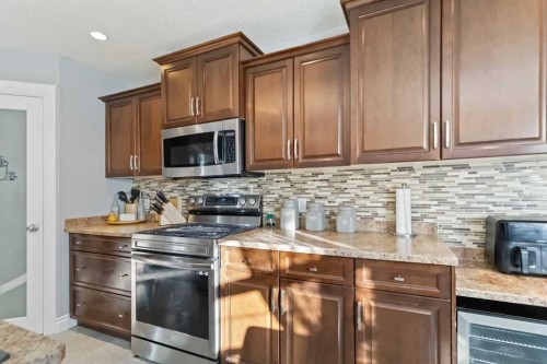 182 Crabapple Way, Fort Mcmurray, AB - Indoor Photo Showing Kitchen