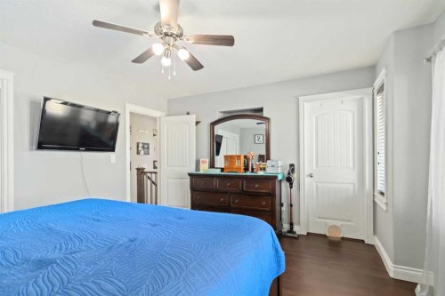 182 Crabapple Way, Fort Mcmurray, AB - Indoor Photo Showing Bedroom