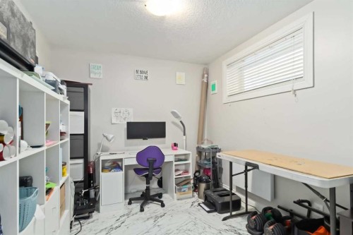 182 Crabapple Way, Fort Mcmurray, AB - Indoor Photo Showing Office