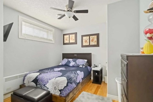 182 Crabapple Way, Fort Mcmurray, AB - Indoor Photo Showing Bedroom