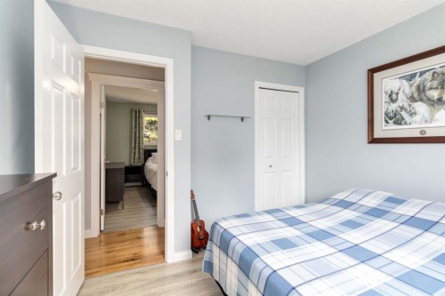129 Ermine Crescent, Fort Mcmurray, AB - Indoor Photo Showing Bedroom