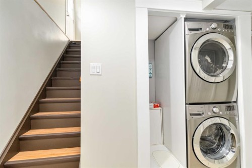 129 Ermine Crescent, Fort Mcmurray, AB - Indoor Photo Showing Laundry Room