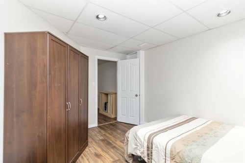 129 Ermine Crescent, Fort Mcmurray, AB - Indoor Photo Showing Bedroom