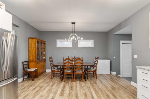 113 Heritage Drive, Fort Mcmurray, AB - Indoor Photo Showing Dining Room