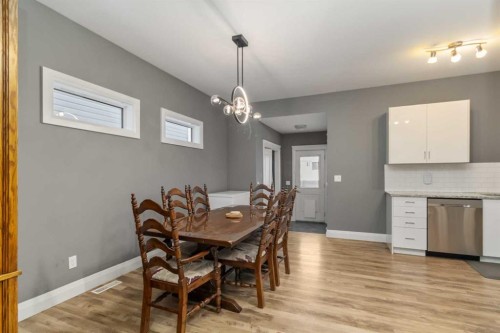 113 Heritage Drive, Fort Mcmurray, AB - Indoor Photo Showing Dining Room