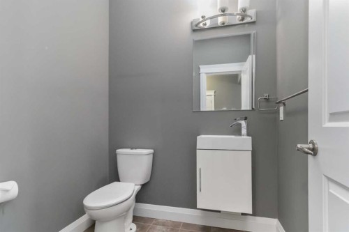 113 Heritage Drive, Fort Mcmurray, AB - Indoor Photo Showing Bathroom