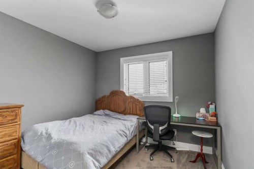 113 Heritage Drive, Fort Mcmurray, AB - Indoor Photo Showing Bedroom