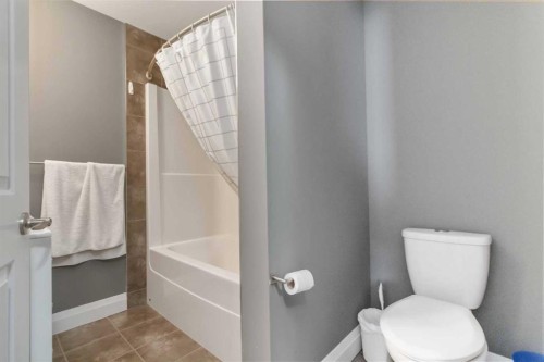 113 Heritage Drive, Fort Mcmurray, AB - Indoor Photo Showing Bathroom