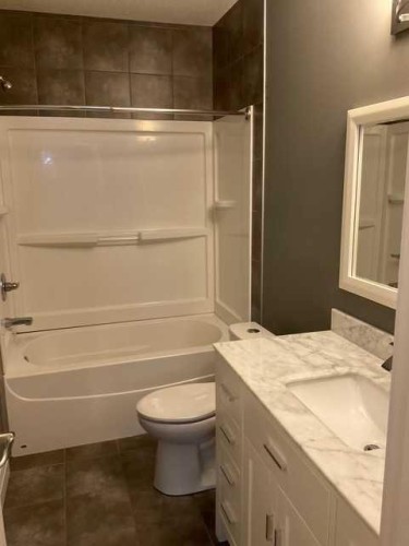 113 Heritage Drive, Fort Mcmurray, AB - Indoor Photo Showing Bathroom