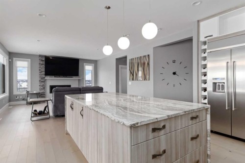 145 Cobblestone Bay, Fort Mcmurray, AB - Indoor Photo Showing Kitchen With Upgraded Kitchen