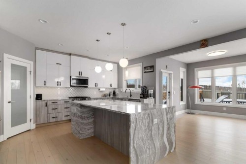 145 Cobblestone Bay, Fort Mcmurray, AB - Indoor Photo Showing Kitchen With Upgraded Kitchen