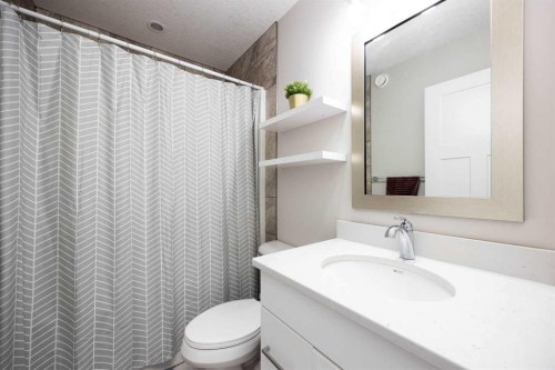 141 Pearson Drive, Fort Mcmurray, AB - Indoor Photo Showing Bathroom
