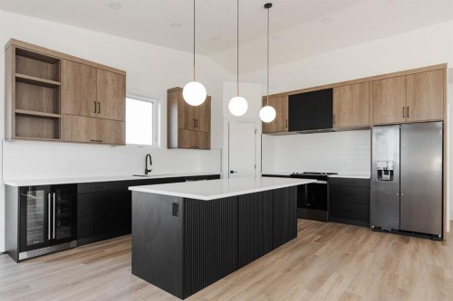 176 Beaveridge Close, Fort Mcmurray, AB - Indoor Photo Showing Kitchen With Upgraded Kitchen