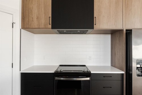176 Beaveridge Close, Fort Mcmurray, AB - Indoor Photo Showing Kitchen