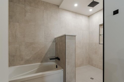176 Beaveridge Close, Fort Mcmurray, AB - Indoor Photo Showing Bathroom