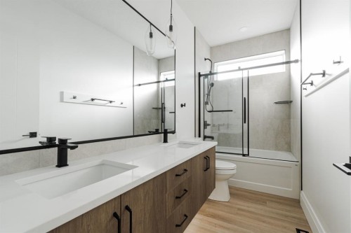 176 Beaveridge Close, Fort Mcmurray, AB - Indoor Photo Showing Bathroom