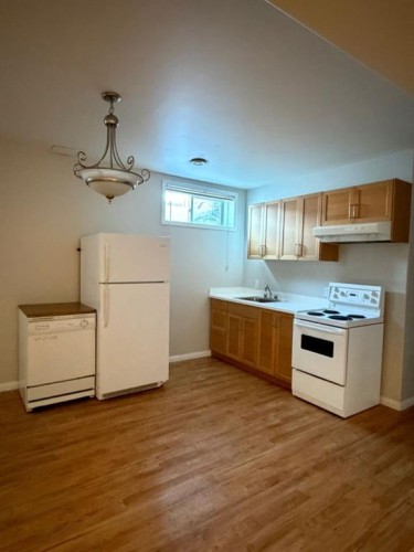 180 Webb Drive, Fort Mcmurray, AB - Indoor Photo Showing Kitchen