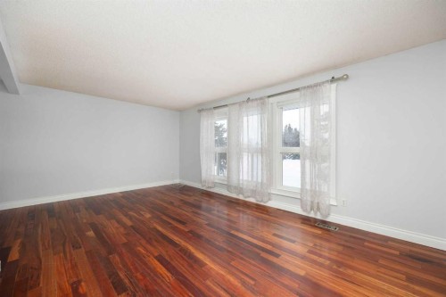 137 Deep Road, Fort Mcmurray, AB - Indoor Photo Showing Other Room