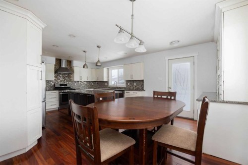 137 Deep Road, Fort Mcmurray, AB - Indoor Photo Showing Dining Room
