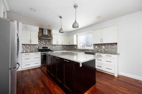 137 Deep Road, Fort Mcmurray, AB - Indoor Photo Showing Kitchen With Upgraded Kitchen