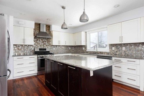 137 Deep Road, Fort Mcmurray, AB - Indoor Photo Showing Kitchen With Upgraded Kitchen