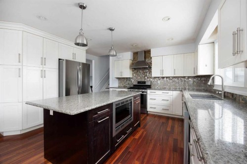 137 Deep Road, Fort Mcmurray, AB - Indoor Photo Showing Kitchen With Upgraded Kitchen