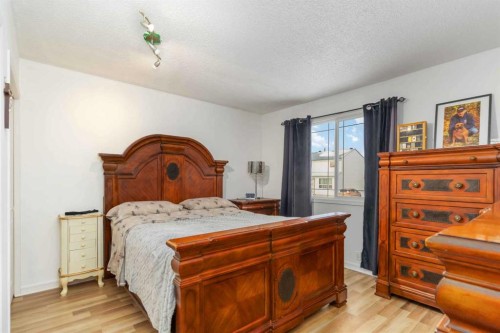 202 Bird Crescent, Fort Mcmurray, AB - Indoor Photo Showing Bedroom
