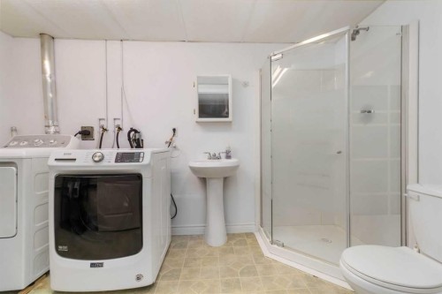 202 Bird Crescent, Fort Mcmurray, AB - Indoor Photo Showing Laundry Room