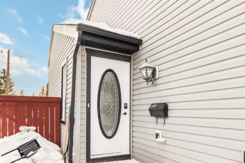 202 Bird Crescent, Fort Mcmurray, AB - Outdoor With Exterior