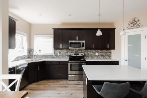 181 Diamondstone Ridge, Fort Mcmurray, AB - Indoor Photo Showing Kitchen With Upgraded Kitchen