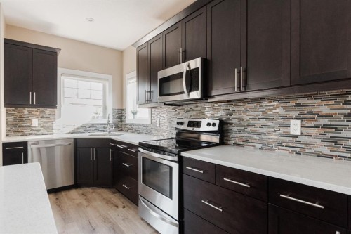 181 Diamondstone Ridge, Fort Mcmurray, AB - Indoor Photo Showing Kitchen With Stainless Steel Kitchen With Upgraded Kitchen